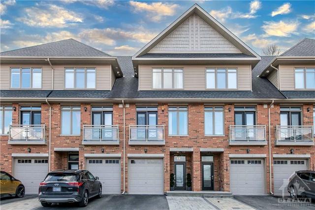 104 Lionel Private, Townhouse with 2 bedrooms, 3 bathrooms and 3 parking in Ottawa ON | Image 1