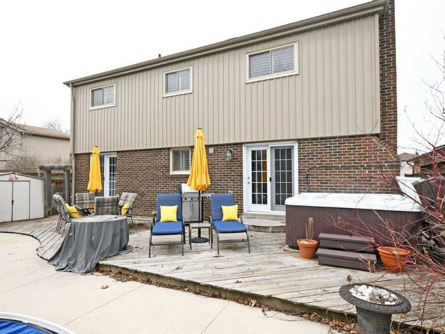 54 Madelaine Cres, House detached with 4 bedrooms, 4 bathrooms and 8 parking in Brampton ON | Image 28