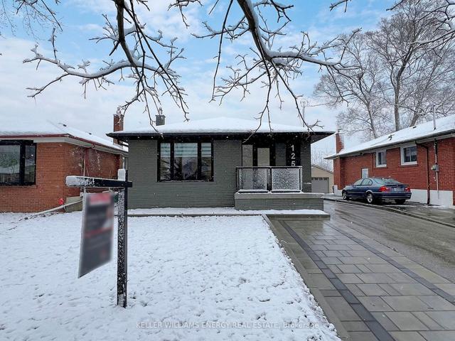 125 Pandora Circ, House detached with 2 bedrooms, 2 bathrooms and 7 parking in Toronto ON | Image 1
