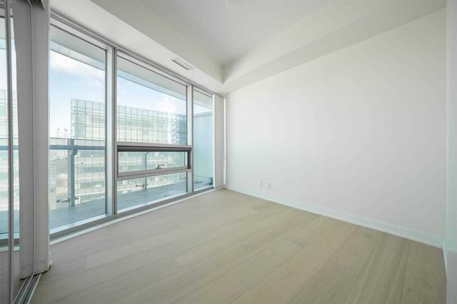 4407 - 12 York St, Condo with 2 bedrooms, 2 bathrooms and 1 parking in Toronto ON | Image 25