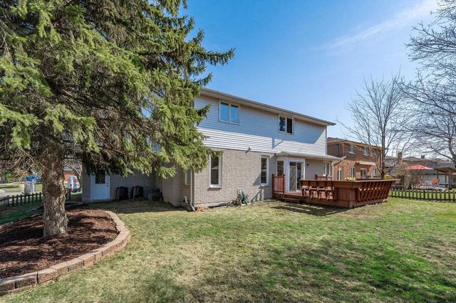 1 Halesmanor Crt, House detached with 4 bedrooms, 3 bathrooms and 7 parking in Guelph ON | Image 10