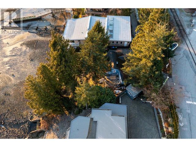 1250 Alderside Road, House detached with 2 bedrooms, 1 bathrooms and 2 parking in Port Moody BC | Image 10