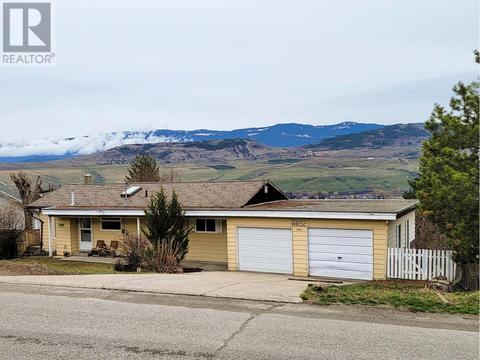 6652 Southwind Road, House detached with 4 bedrooms, 2 bathrooms and 5 parking in Vernon BC | Card Image