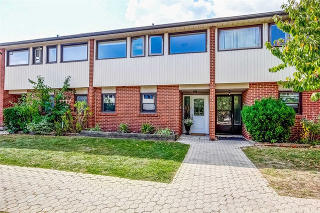 24 - 530 Falgarwood Dr, Townhouse with 3 bedrooms, 3 bathrooms and 2 parking in Oakville ON | Image 1