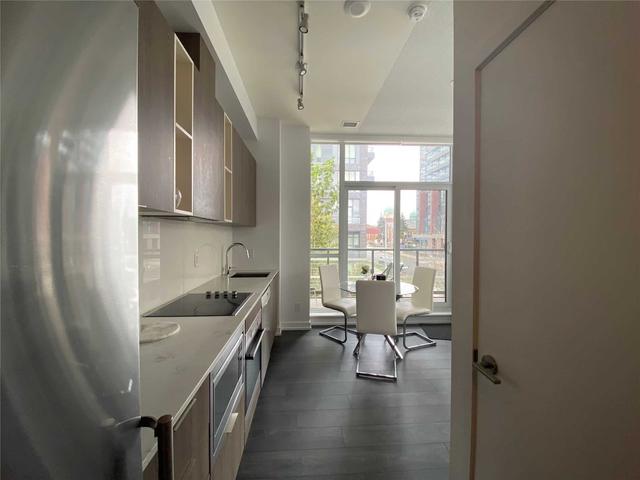 207 - 200 Sackville St, Condo with 1 bedrooms, 1 bathrooms and 0 parking in Toronto ON | Image 2