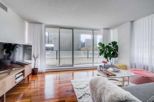 511 - 111 Elizabeth St, Condo with 2 bedrooms, 2 bathrooms and 1 parking in Toronto ON | Image 22