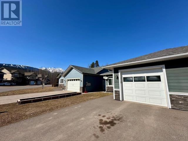 3272 Third Avenue, House attached with 2 bedrooms, 2 bathrooms and null parking in Smithers BC | Image 7