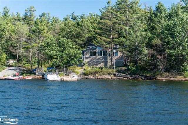 236 Island 820 / Mermaid Island, House detached with 3 bedrooms, 2 bathrooms and null parking in Georgian Bay ON | Image 2