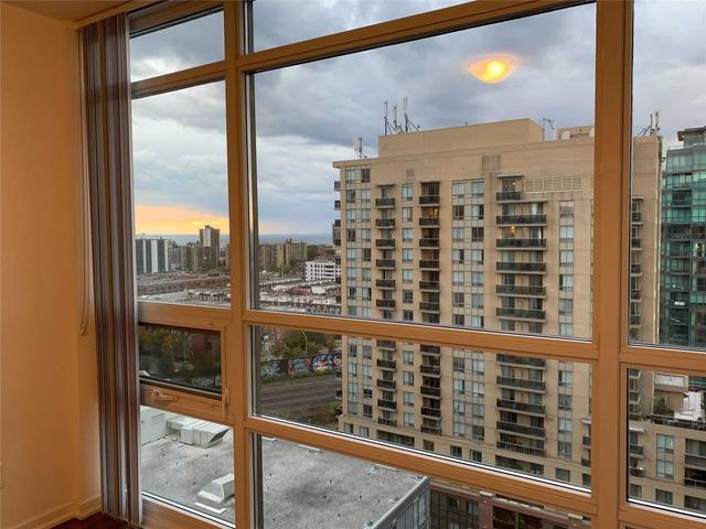 1909 - 68 Abell St, Condo with 2 bedrooms, 1 bathrooms and 1 parking in Toronto ON | Image 2
