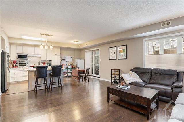 a - 1069 Beryl Private, Condo with 2 bedrooms, 2 bathrooms and 1 parking in Ottawa ON | Image 4