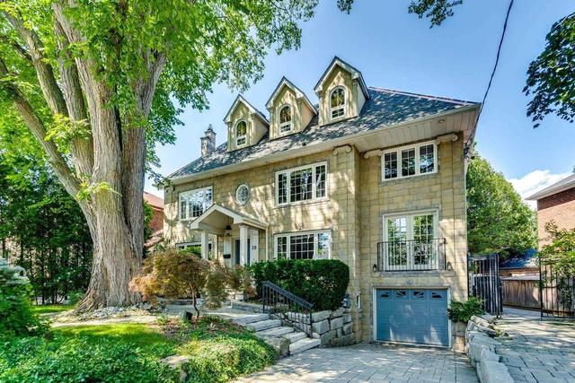 10 Old Mill Terr, House detached with 5 bedrooms, 4 bathrooms and 5 parking in Toronto ON | Image 34