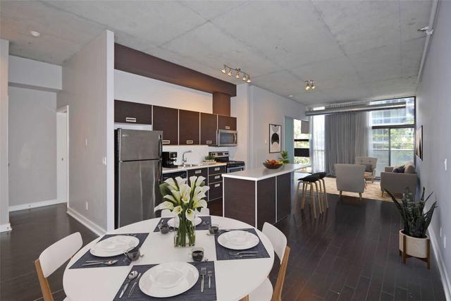 209 - 60 Bathurst St, Condo with 1 bedrooms, 1 bathrooms and 1 parking in Toronto ON | Image 1