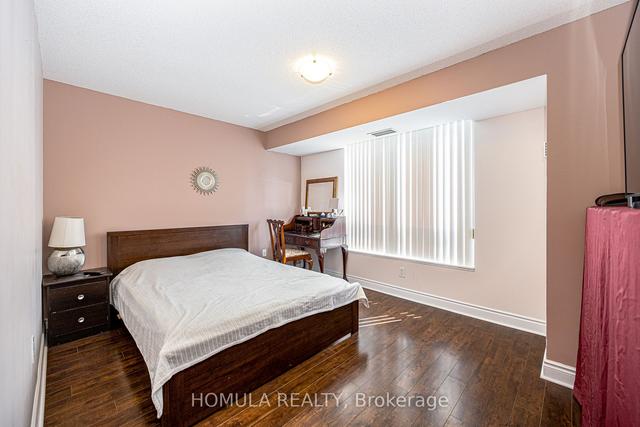 1826 - 500 Doris Ave, Condo with 2 bedrooms, 2 bathrooms and 1 parking in Toronto ON | Image 14
