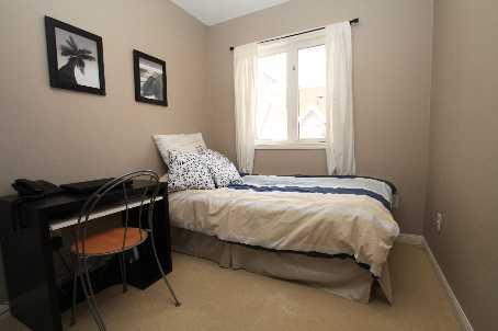 1106 - 20 Laidlaw St, Townhouse with 2 bedrooms, 2 bathrooms and 1 parking in Toronto ON | Image 6