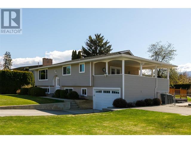 4447 Pinegrove Road, House detached with 5 bedrooms, 2 bathrooms and 4 parking in Kelowna BC | Image 7