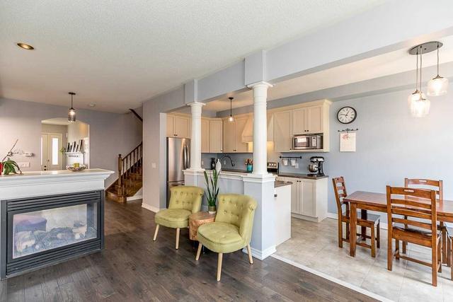 109 Mccann Cres, House attached with 3 bedrooms, 4 bathrooms and 2 parking in Bradford West Gwillimbury ON | Image 9