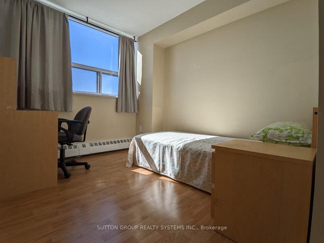1908 - 530 Lolita Gdns, Condo with 2 bedrooms, 1 bathrooms and 1 parking in Mississauga ON | Image 5