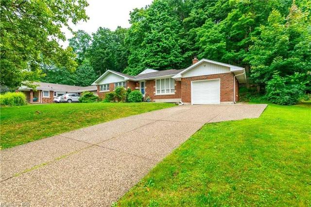 182 Woodside Dr, House detached with 3 bedrooms, 2 bathrooms and 6 parking in St. Catharines ON | Image 12