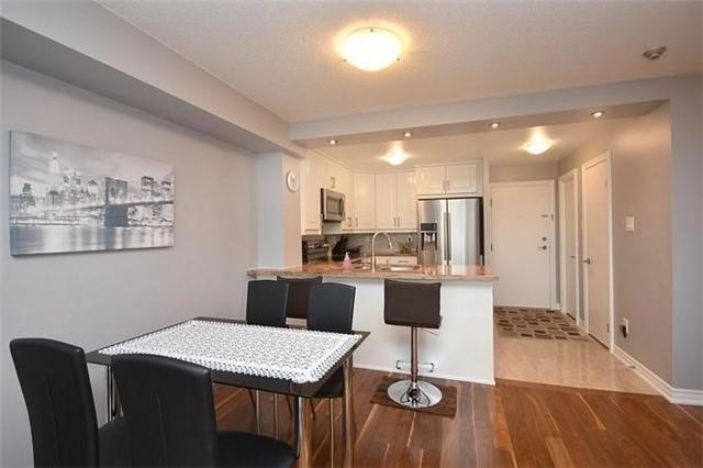 1003 - 75 King St E, Condo with 2 bedrooms, 2 bathrooms and 1 parking in Mississauga ON | Image 8