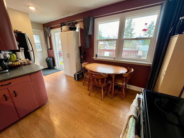 632 10th Avenue, House detached with 3 bedrooms, 2 bathrooms and 6 parking in Castlegar BC | Image 12