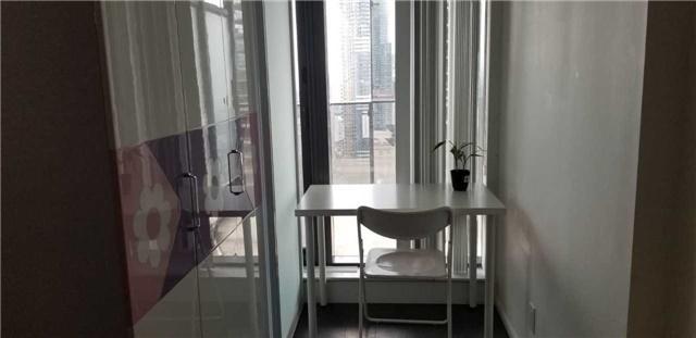 3203 - 5 St Joseph St, Condo with 1 bedrooms, 1 bathrooms and null parking in Toronto ON | Image 4