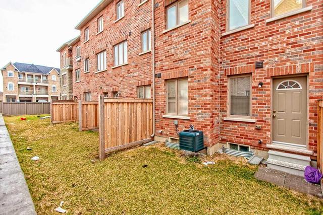 39 Sprucewood Rd, House attached with 3 bedrooms, 4 bathrooms and 1 parking in Brampton ON | Image 17