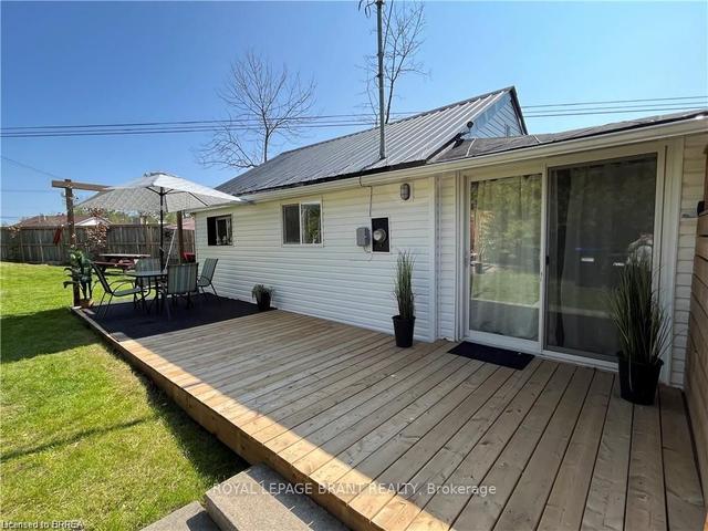 9296 Beachwood Rd, House detached with 2 bedrooms, 1 bathrooms and 2 parking in Collingwood ON | Image 35