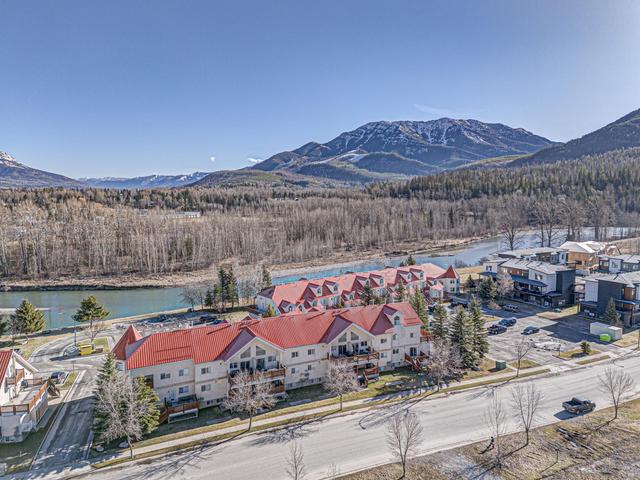 517/519 - 500 Riverside Way, Condo with 3 bedrooms, 2 bathrooms and null parking in Fernie BC | Image 24