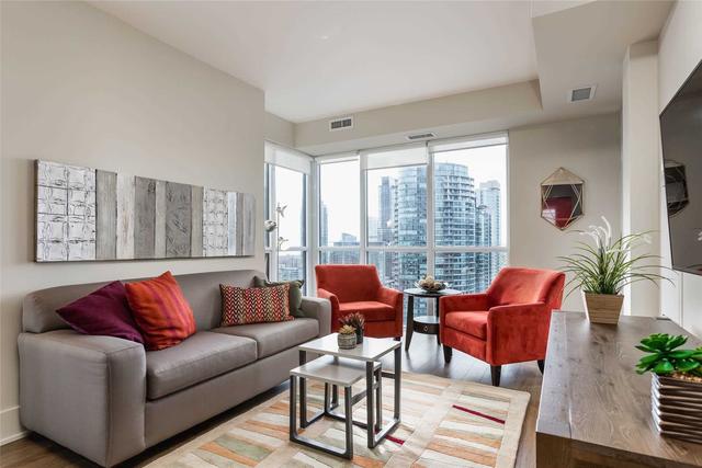 1912 - 300 Front St, Condo with 2 bedrooms, 2 bathrooms and 1 parking in Toronto ON | Image 1