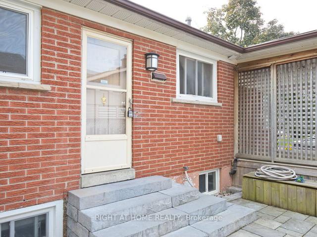 28 Ladore Dr, House detached with 4 bedrooms, 2 bathrooms and 6 parking in Brampton ON | Image 31