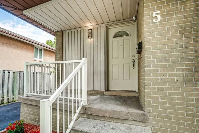 5 Avondale Blvd, House semidetached with 3 bedrooms, 3 bathrooms and 3 parking in Brampton ON | Image 32