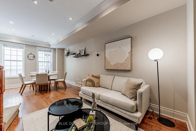 16 - 1970 Bloor St W, House attached with 2 bedrooms, 3 bathrooms and 1 parking in Toronto ON | Image 4