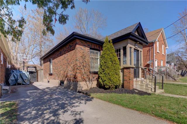 27 Edwin Street, House detached with 2 bedrooms, 1 bathrooms and 3 parking in Brantford ON | Image 12