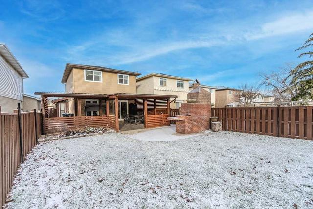 81 Newbridge Cres, House detached with 3 bedrooms, 3 bathrooms and 5 parking in Brampton ON | Image 22