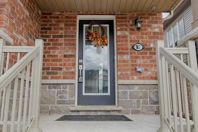 92 Munro Circ, House attached with 3 bedrooms, 3 bathrooms and 2 parking in Brantford ON | Image 12