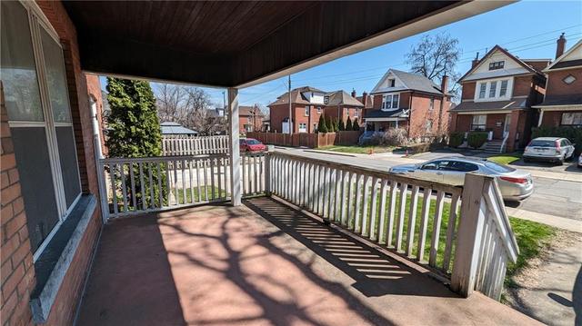 176 Balsam Avenue S, House detached with 3 bedrooms, 1 bathrooms and 1 parking in Hamilton ON | Image 2