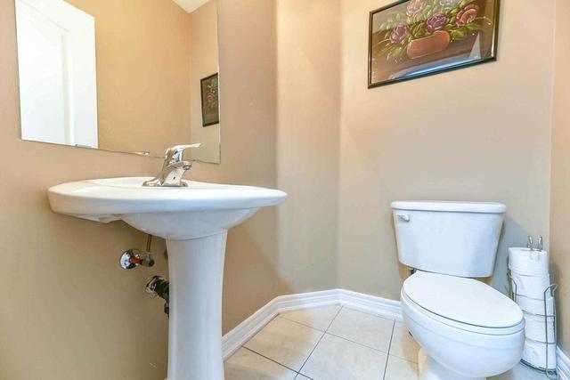 38 Calm Waters Cres, House semidetached with 3 bedrooms, 4 bathrooms and 3 parking in Brampton ON | Image 7