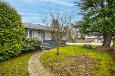 14123 113a Avenue, House detached with 4 bedrooms, 2 bathrooms and 6 parking in Surrey BC | Card Image