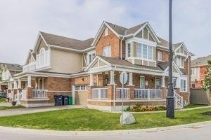 1 Leblanc Cres, House attached with 4 bedrooms, 3 bathrooms and 4 parking in Brampton ON | Image 2