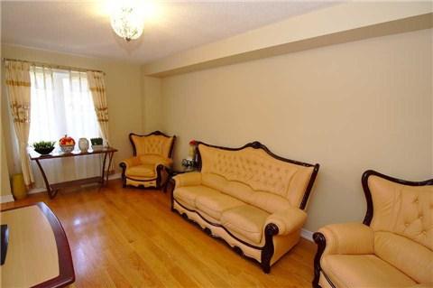 62 Zio Carlo Dr, House attached with 3 bedrooms, 4 bathrooms and 3 parking in Markham ON | Image 5