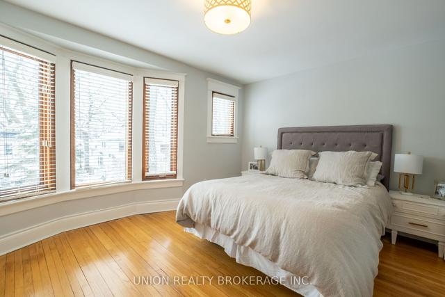 16 Cedar Ave, House semidetached with 4 bedrooms, 2 bathrooms and 1 parking in Toronto ON | Image 4