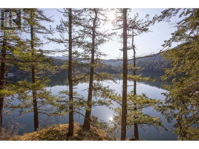 13104 Oyster Bay Road, House detached with 1 bedrooms, 1 bathrooms and 4 parking in Sunshine Coast A BC | Image 5