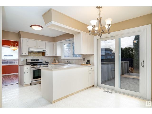 3223 112 St Nw, House detached with 4 bedrooms, 3 bathrooms and null parking in Edmonton AB | Image 9