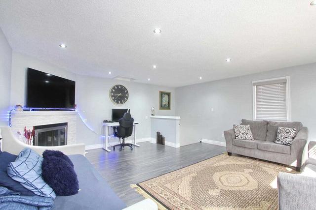 74 Thorntree Cres, House detached with 4 bedrooms, 4 bathrooms and 6 parking in Brampton ON | Image 5