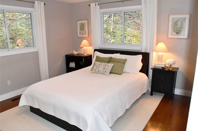 689 King St, House detached with 3 bedrooms, 3 bathrooms and 6 parking in Caledon ON | Image 4