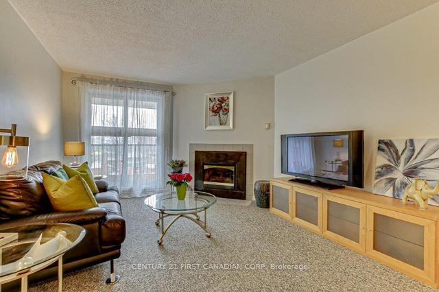 312 - 727 Deveron Cres, Condo with 2 bedrooms, 1 bathrooms and 2 parking in London ON | Image 4