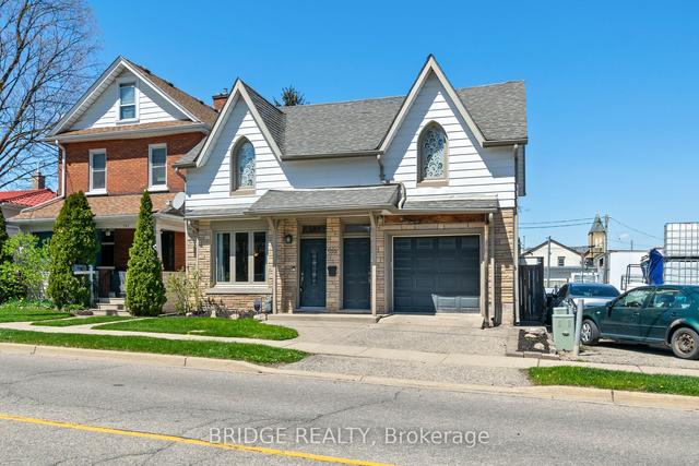 599 Peel St, House detached with 4 bedrooms, 3 bathrooms and 2 parking in Woodstock ON | Image 1