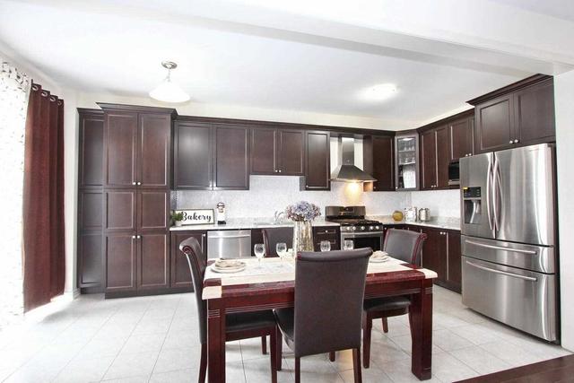 95 Padbury Tr, House detached with 4 bedrooms, 3 bathrooms and 3 parking in Brampton ON | Image 9