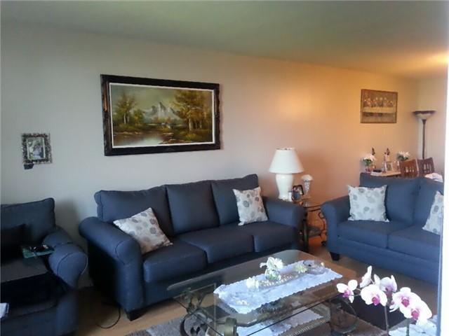 405 - 100 Echo Point Pt, Condo with 3 bedrooms, 2 bathrooms and null parking in Toronto ON | Image 3