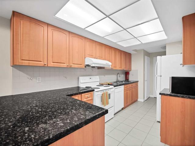 409 - 211 St Patrick St, Condo with 3 bedrooms, 2 bathrooms and 1 parking in Toronto ON | Image 3